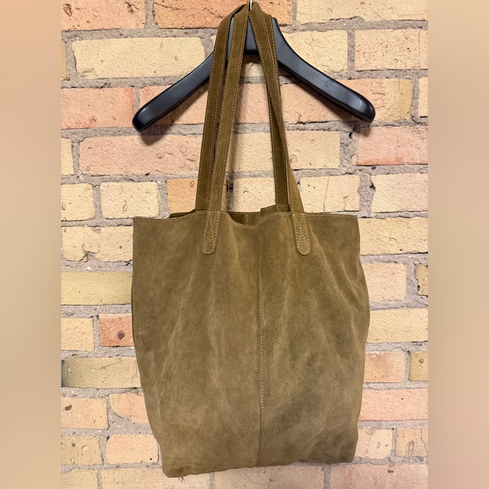 TOMS cosmopolitan soft suede Tote Bag in olive